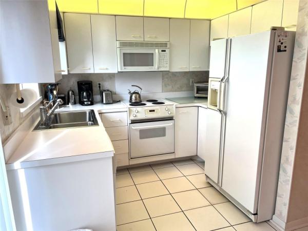 Manor Grove Village, 28 NE 20th Ct #5B, Wilton Manors, Florida 33305, image 2