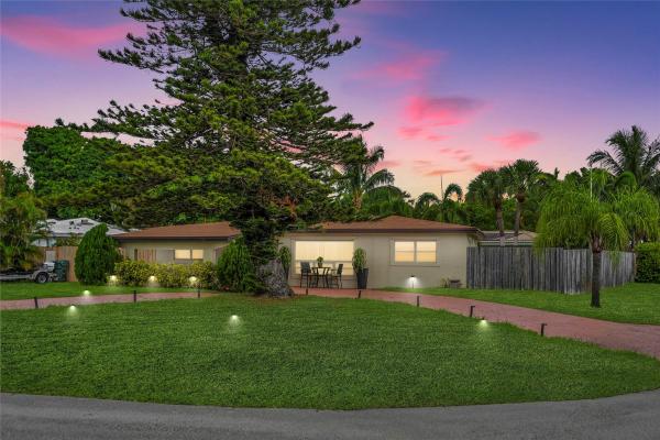 North Corals, 1361 NE 47th St, Oakland Park, Florida 33334, image 1