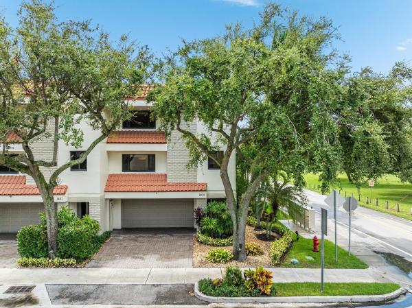Victoria Park Place, 1400 NE 9th St, Fort Lauderdale, Florida 33304, image 2