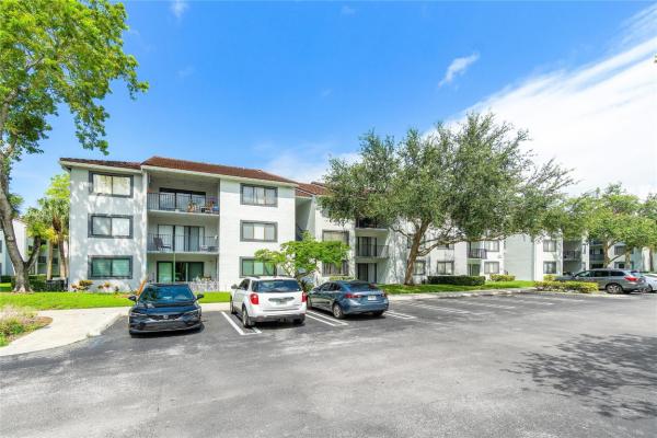 Visconti, 9088 W Atlantic Blvd #527, Coral Springs, Florida 33071, image 2