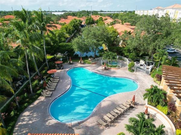 The Villas At Harbor Isles, 2337 Anchor Ct #4001, Dania Beach, Florida 33312, image 2