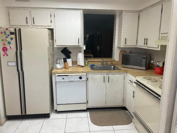 Palm Lakes, 7320 Lake Circle Dr #305, Margate, Florida 33063, image 1