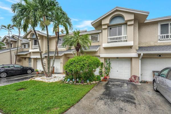 Discovery Pointe, 2043 Discovery Cir, Deerfield Beach, Florida 33442, image 1