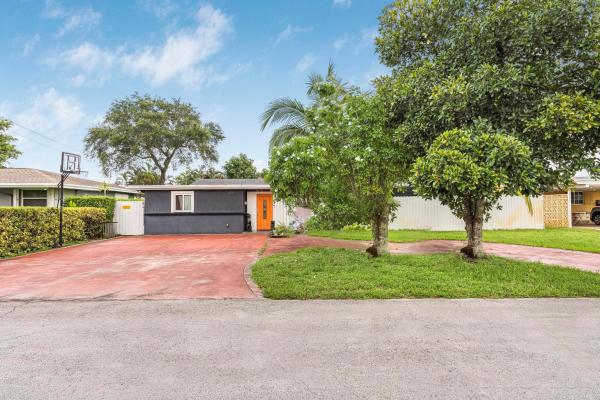 Pembroke Pines No HOA, 6781 SW 10th St, Pembroke Pines, Florida 33023, image 1