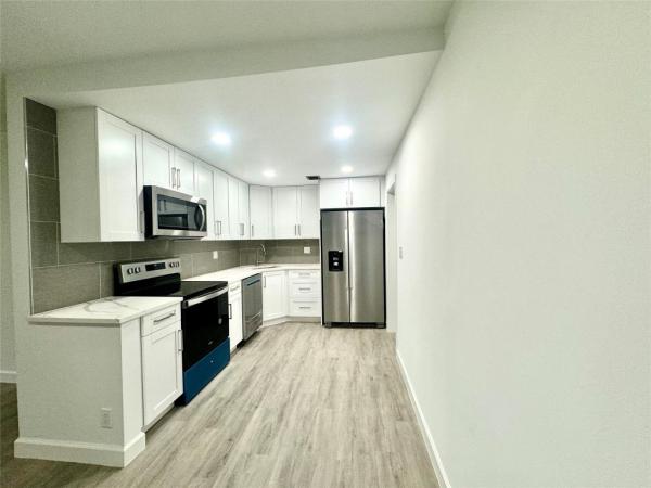 Manor Grove Village, 300 NE 19th Ct #118N, Wilton Manors, Florida 33305, image 1