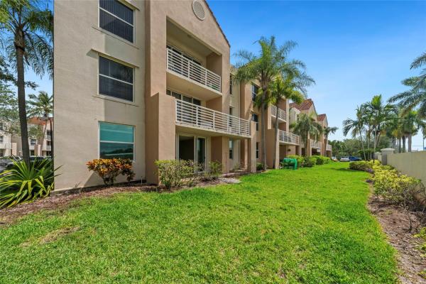 Sheridan Ocean Club, 2711 Ocean Club Blvd #101, Hollywood, Florida 33019, image 2