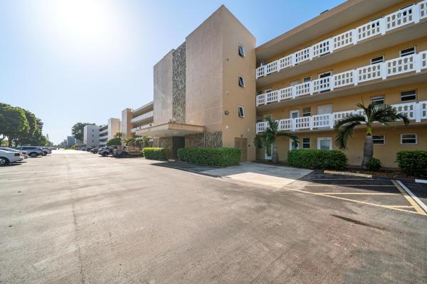 Meadowbrook Lakes, 202 SE 10th St #103, Dania Beach, Florida 33004, image 1
