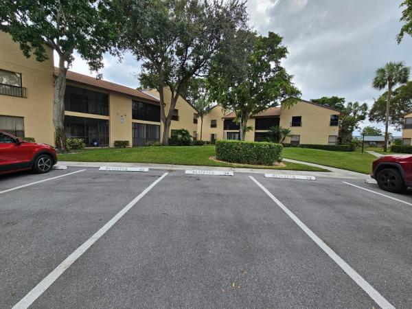 Karanda Village 3, 3765 Cocoplum Cir #3571, Coconut Creek, Florida 33063, image 2
