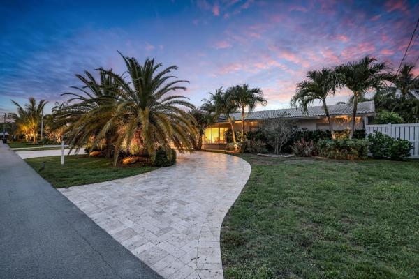 Lighthouse Point Residential, 2401 NE 33rd St, Lighthouse Point, Florida 33064, image 1