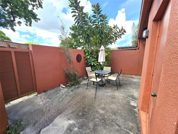 Villas East, 1600 Fairway Rd, Pembroke Pines, Florida 33026, image 1