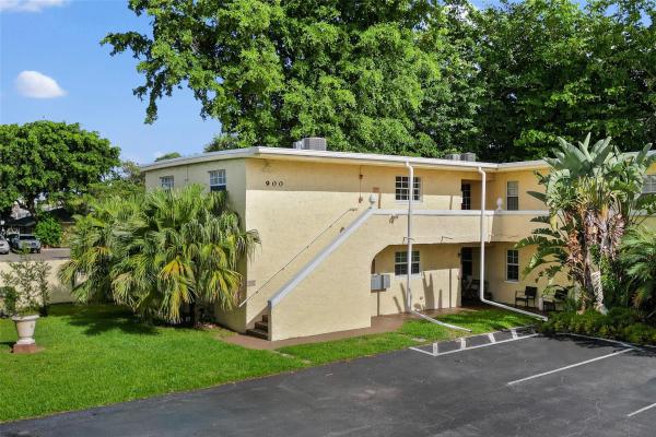 One Wilton Place, 900 NE 26th St #9, Wilton Manors, Florida 33305, image 1