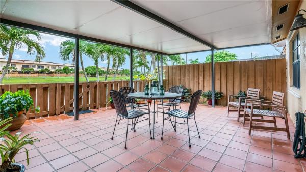 Tamiami Lakes Townhomes, 1381 SW 135th Pl #1381, Tamiami, Florida 33184, image 1