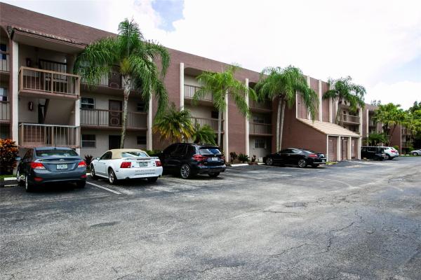 Nova Gardens, 7100 Nova Dr #301A, Davie, Florida 33317, image 1