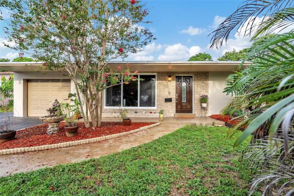 Boulevard Park, 411 SW 71st Ter, Pembroke Pines, Florida 33023, image 1