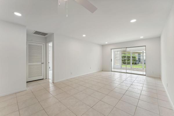 Boca Lakes, 8939 Warwick Dr, Boca Raton, Florida 33433, image 3
