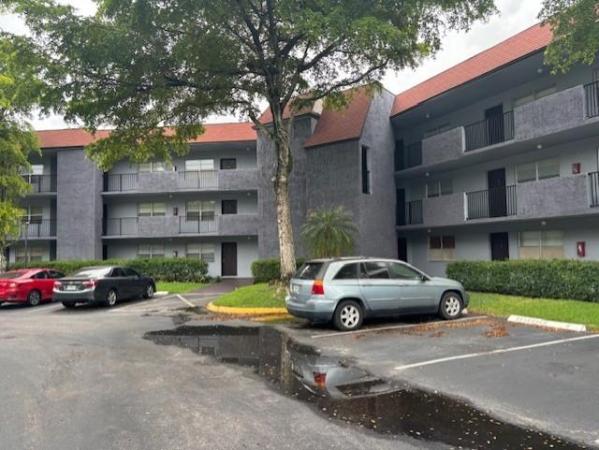 Fairways Of Tamarac, 8450 Lagos De Campo Blvd #310, Tamarac, Florida 33321, image 1