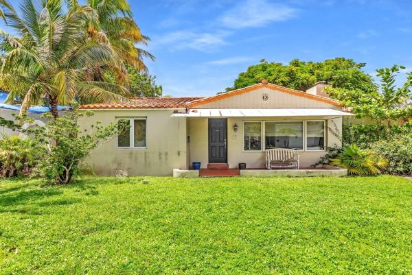 Victoria Courts, 735 NE 17th Ter, Fort Lauderdale, Florida 33304, image 1