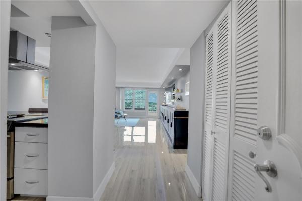 Carlton Tower, 3000 E Sunrise Blvd #6G, Fort Lauderdale, Florida 33304, image 1