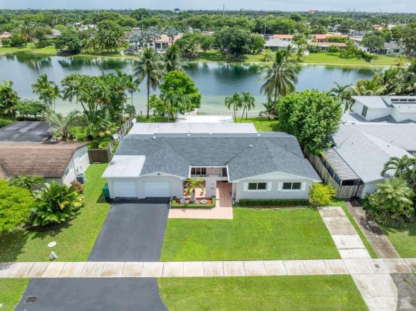 Kendale Lakes No HOA, 7721 SW 138th Ct, Kendale Lakes, Florida 33183, image 1