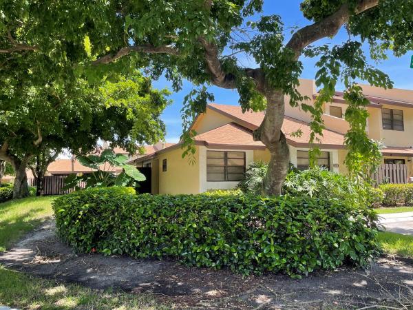 Tanglewood Townhomes, 201 SW 97th Ter, Pembroke Pines, Florida 33025, image 1