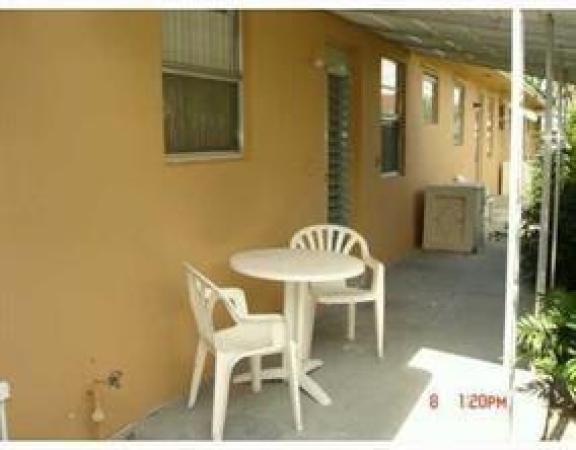 Ritz, 2640 Pierce St #3, Hollywood, Florida 33020, image 1