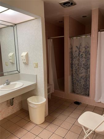 Danians North, 600 NE 2nd St #101, Dania Beach, Florida 33004, image 1