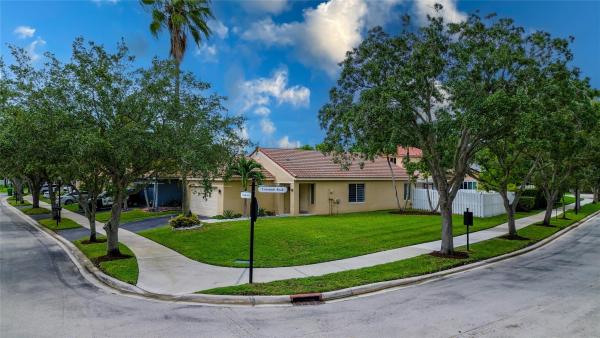San Sebastian, 1356 Presidio Dr, Weston, Florida 33327, image 1