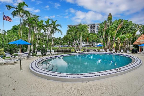 Manor Grove Village, 1920 NE 1st Ter #214H, Wilton Manors, Florida 33305, image 3