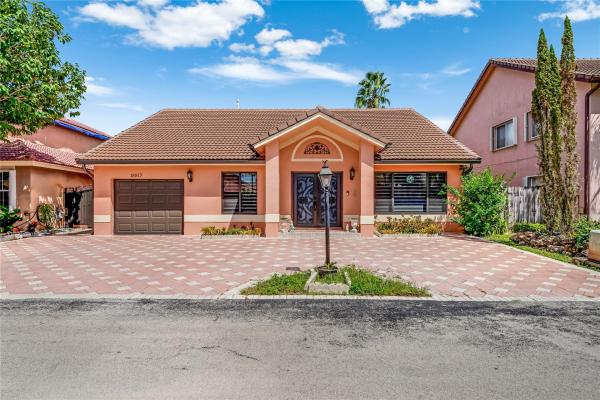 West Esplanade, 18813 NW 79th Ct, Hialeah, Florida 33015, image 1