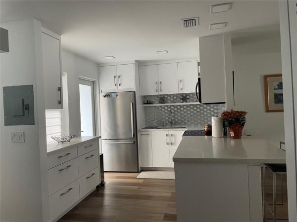 Danians North, 600 NE 2nd St #101, Dania Beach, Florida 33004, image 1