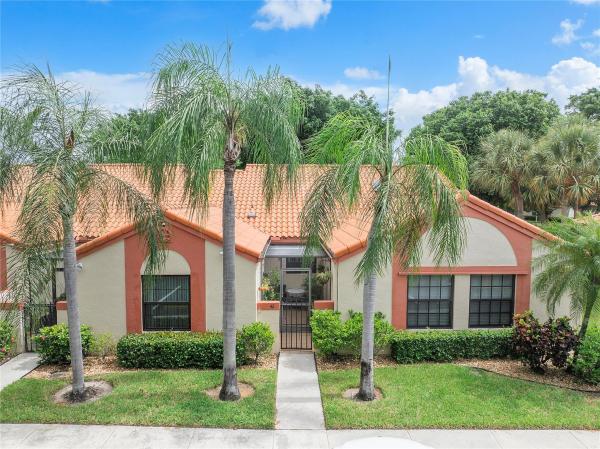 Centennial Square, 42 Centennial Ct #42, Deerfield Beach, Florida 33442, image 1