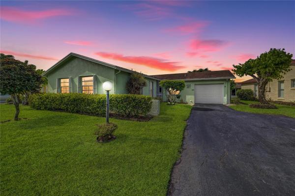 Lucerne Lakes South, 7359 N Pine Park Dr, Lake Worth Beach, Florida 33467, image 1