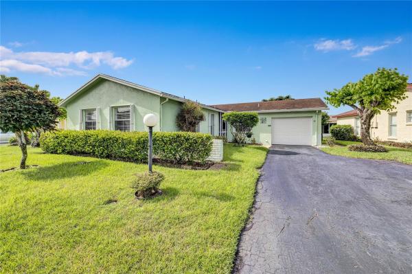 Lucerne Lakes South, 7359 N Pine Park Dr, Lake Worth, Florida 33467, image 1
