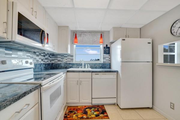 Quail Run Of Sunrise, 3048 E Sunrise Lakes Dr #418, Fort Lauderdale, Florida 33322, image 1