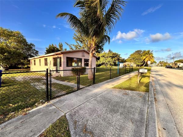 Inlet City, 752 W 10th St, Riviera Beach, Florida 33404, image 1