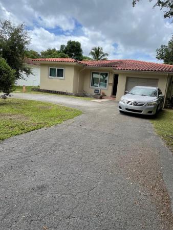 Griffing Biscayne Park Estates, 810 NE 119th St, Biscayne Park, Florida 33161, image 1