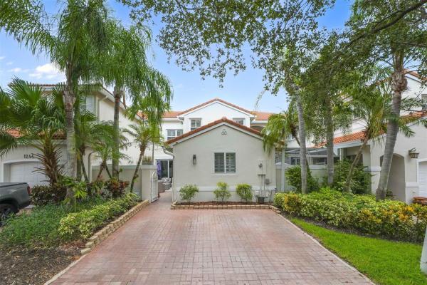 West Lake Village, 1250 Weeping Willow Way #1250, Hollywood, Florida 33019, image 1