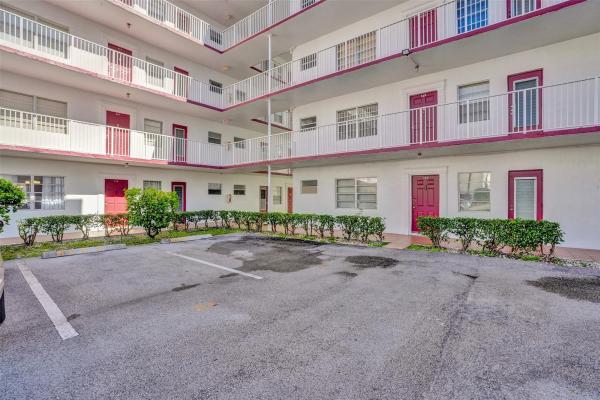 Garnet, 4270 NW 40th St #111, Lauderdale Lakes, Florida 33319, image 1