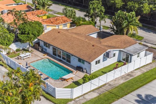 Country Club Homes, 1300 Arthur St, Hollywood, Florida 33019, image 1