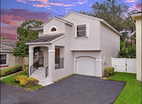 Quatraine At Jacaranda, 9845 NW 2nd St, Plantation, Florida 33324, image 1