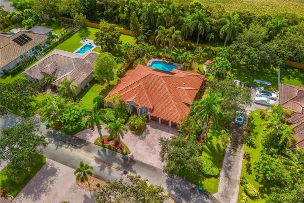 Estates Of Stirling Lake, 16250 Cranberry Ct, Davie, Florida 33331, image 1