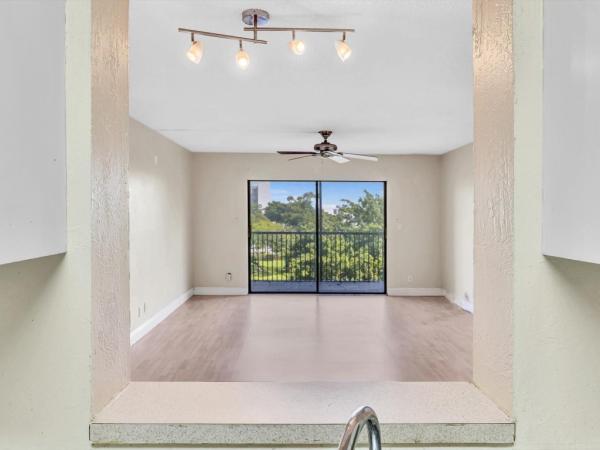Le Club At Cypress Bend, 2209 S Cypress Bend Dr #506, Pompano Beach, Florida 33069, image 2