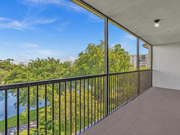 Le Club At Cypress Bend, 2209 S Cypress Bend Dr #506, Pompano Beach, Florida 33069, image 1
