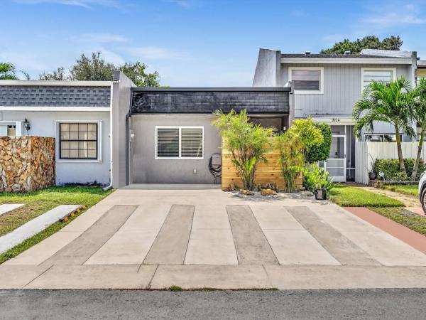 Villa Del Sol, 9102 NW 35th Pl, Sunrise, Florida 33351, image 1