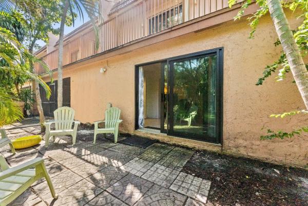 Valencia Village, 51 Madrid Ln #2-14, Davie, Florida 33324, image 3