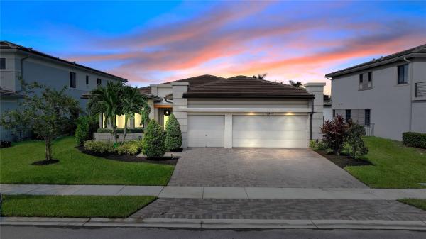 Cascata At MiraLago, 10547 N Lago Vista Cir, Parkland, Florida 33076, image 1
