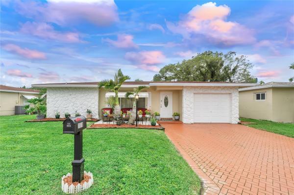 Crystal Lake Golf Villas, 1510 NW 48th Pl, Deerfield Beach, Florida 33064, image 1