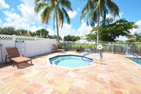 The Grove At Boynton Beach, 7886 Laina Ln #4, Boynton Beach, Florida 33437, image 2
