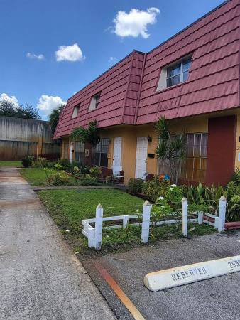 Royal Oaks, 2554 NW 52nd Ave #C -19, Lauderhill, Florida 33313, image 1