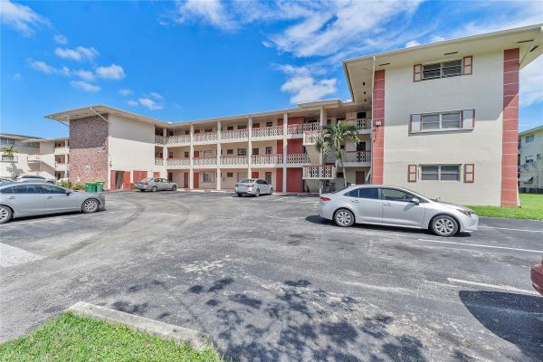 Lake Park Gardens, 4751 NW 10th Ct #312, Plantation, Florida 33313, image 1